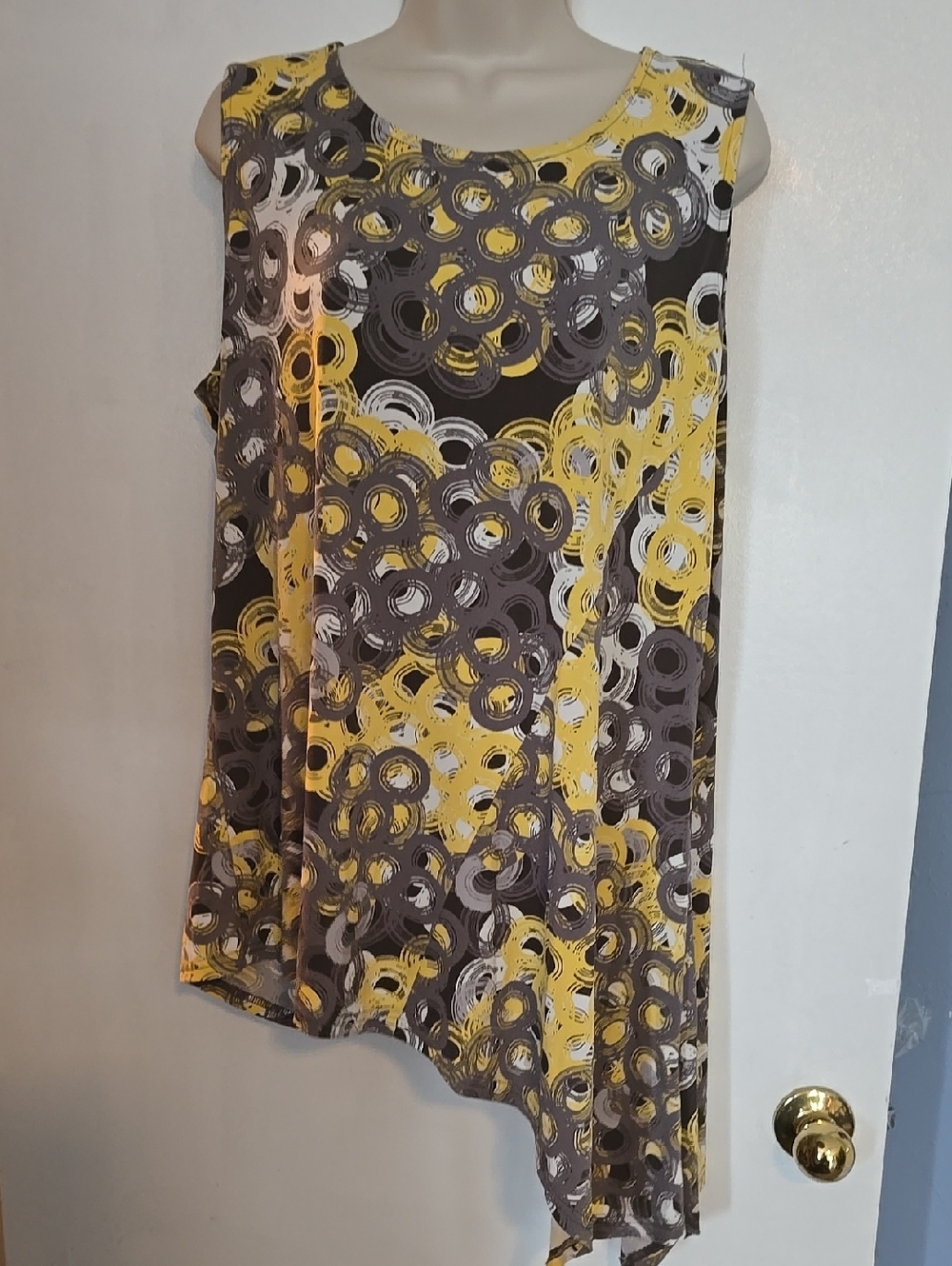 Alfani Yellow and Gray Asymmetrical Printed Women's Sleeveless Top Large NWOT